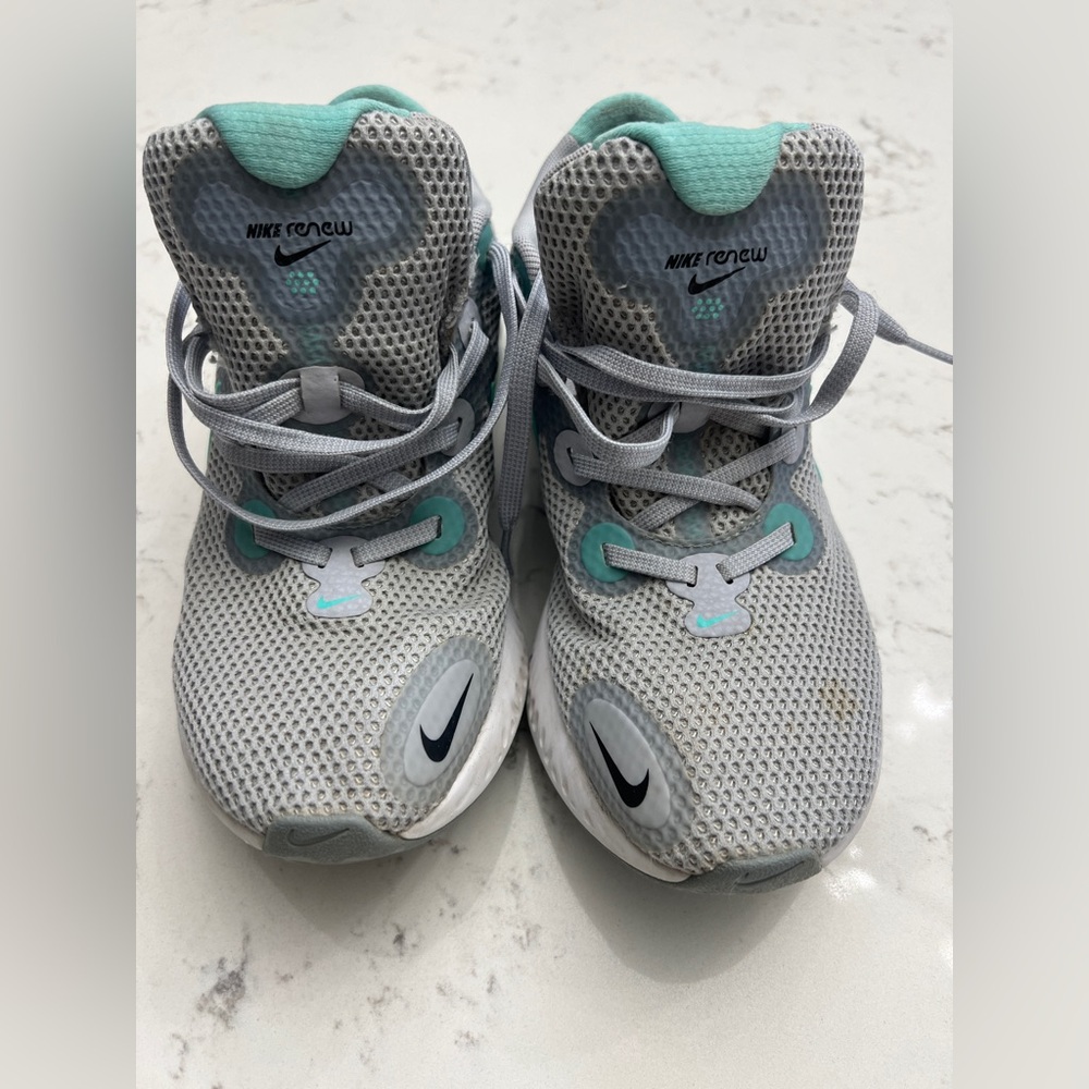 Nike tennis shoes